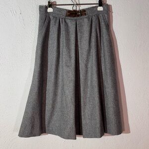 Vintage the villager // grey wool a line midi skirt with pockets size medium